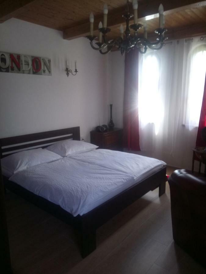 Pension Libra Velesin Exterior photo